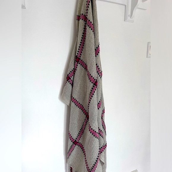 Long Scarf - Picture 2 of 3